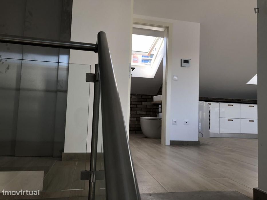 Quarto - localizado em Benfica Lisbon