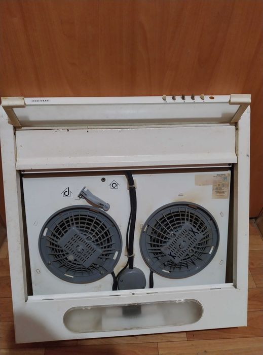 Витяжка кухонна Eleyus Line II. 2 моторна. 50см!! Працює лівий двигун!