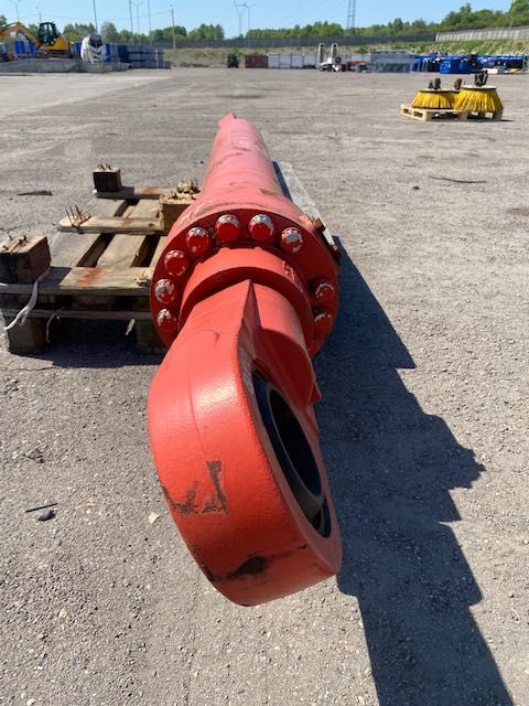 siłownik hydrauliczny duży nowy