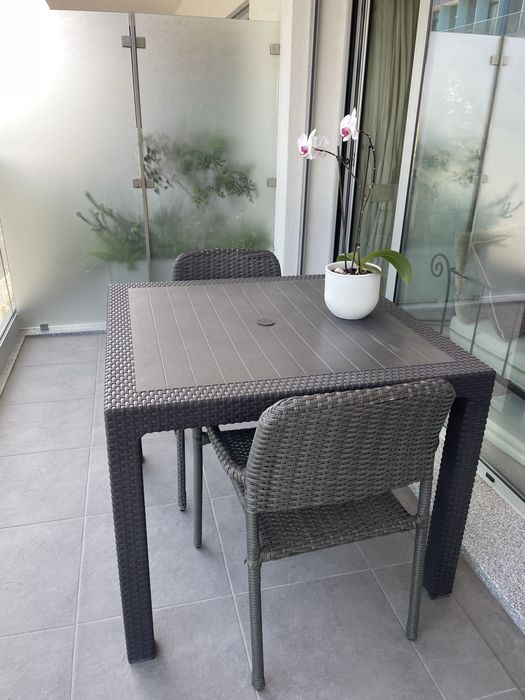 Mesa e 3 cadeiras exterior