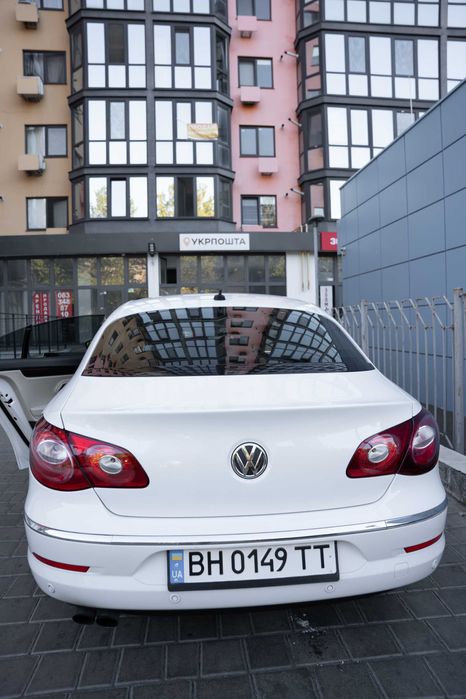 Продам автомобіль Volkswagen Passat в максимальній комплектації