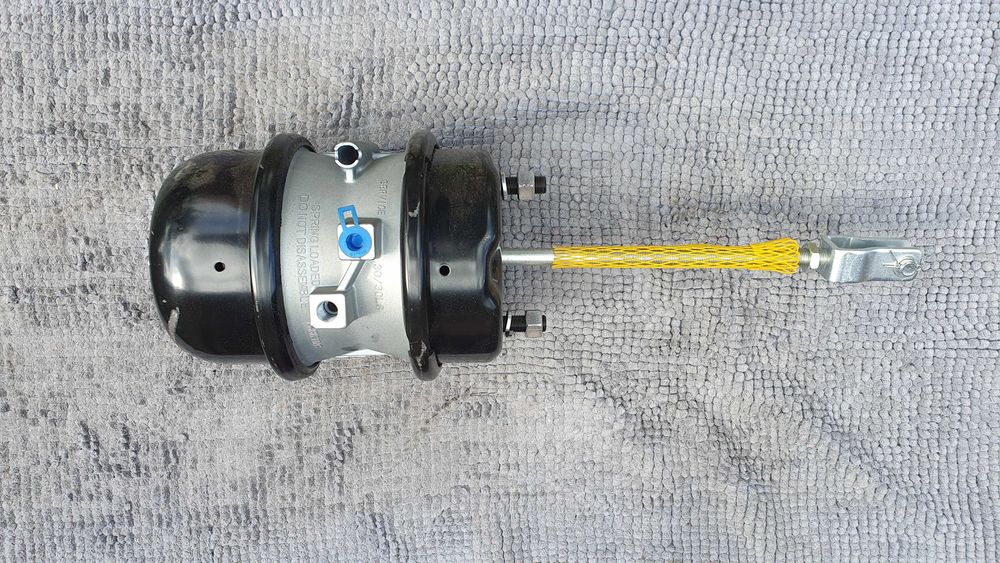 Cylinder hamulcowy z podwójną membraną