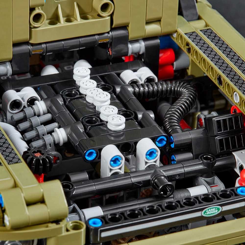 Якісний конструктор  Lego Technic Land Rover Defender.