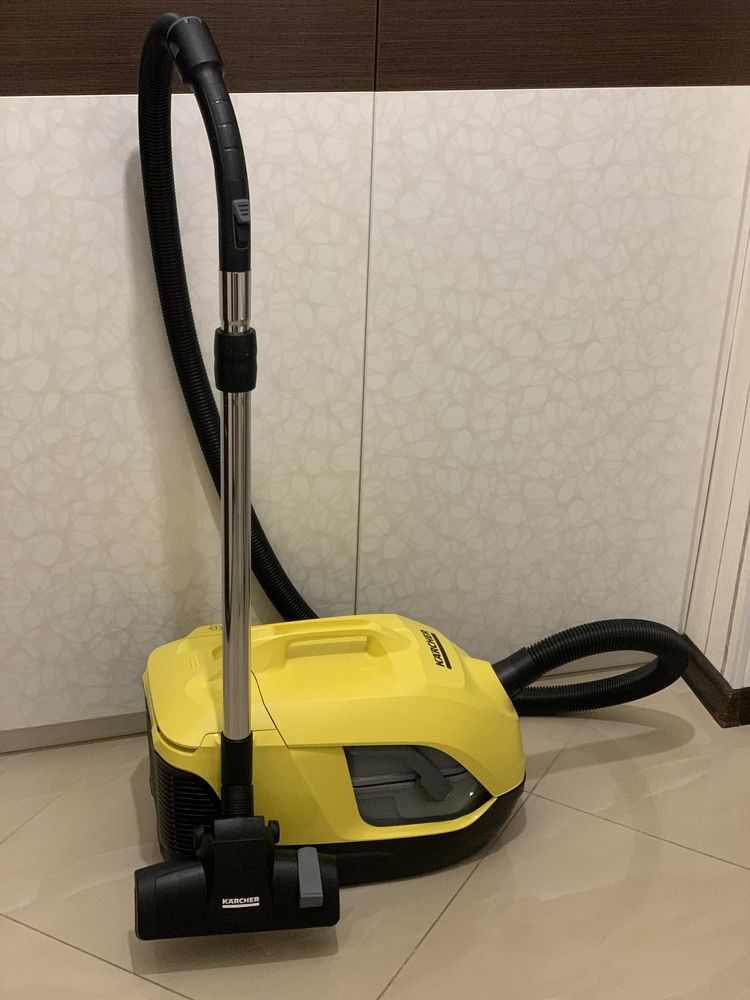 Пилосос з аквафільтром Karcher DS 6 Premium