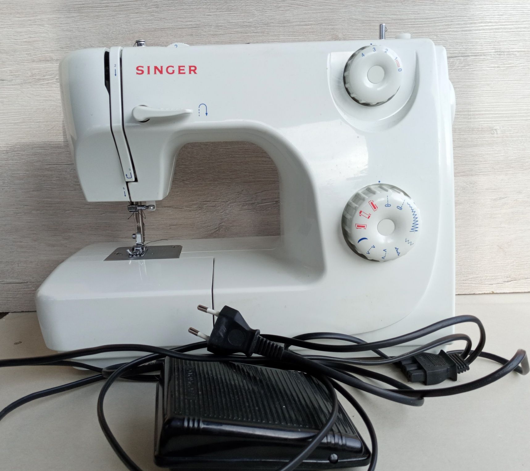 Швейная машинка Singer 8280