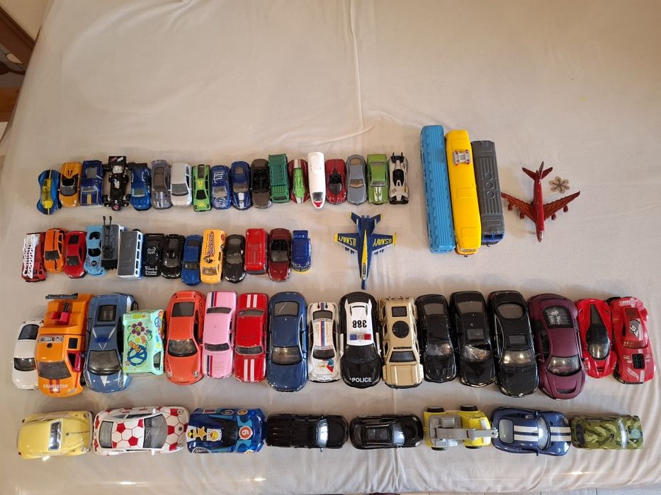 Дитячі металеві машинки