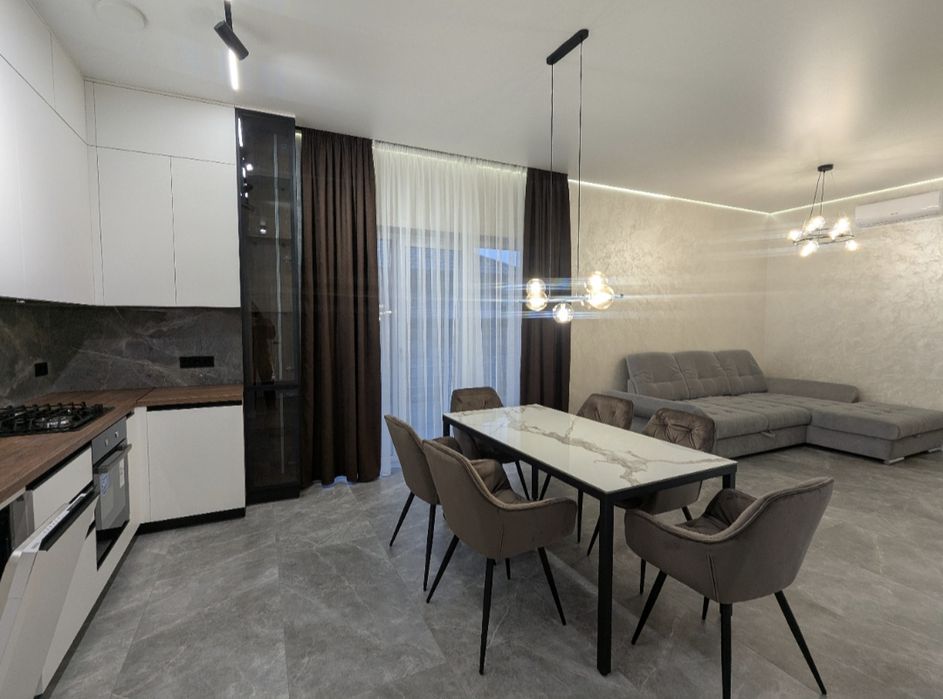 Продаж будинку з ремонтом в котеджному містечку