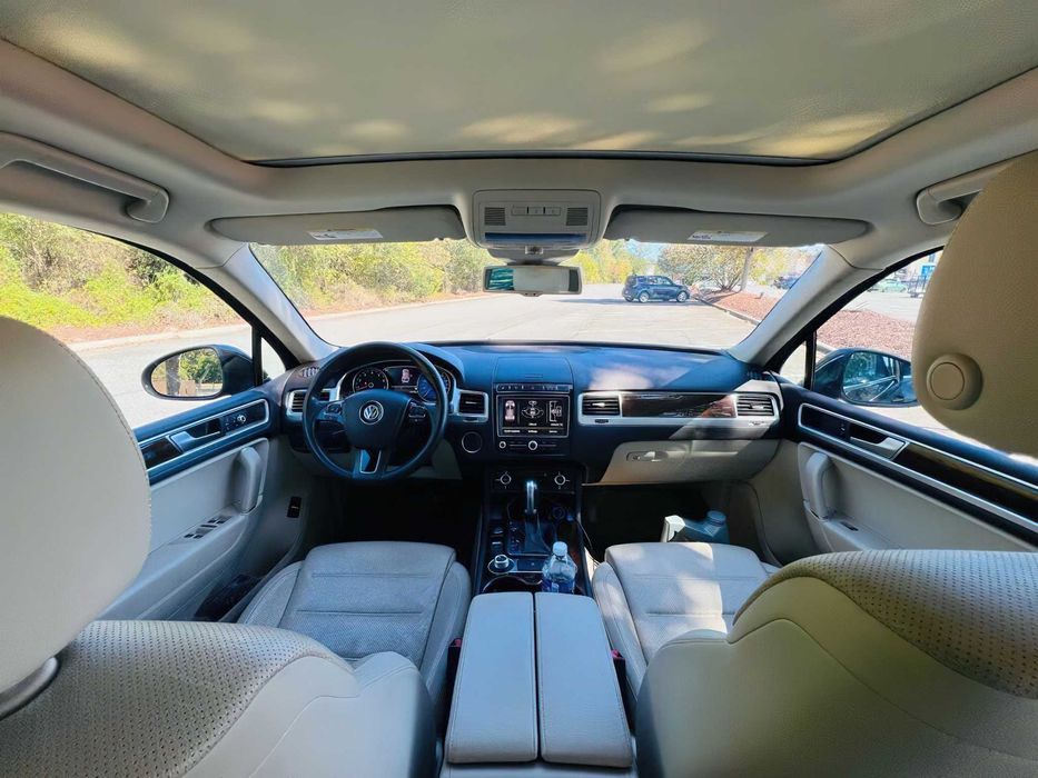 Volkswagen Touareg      2016