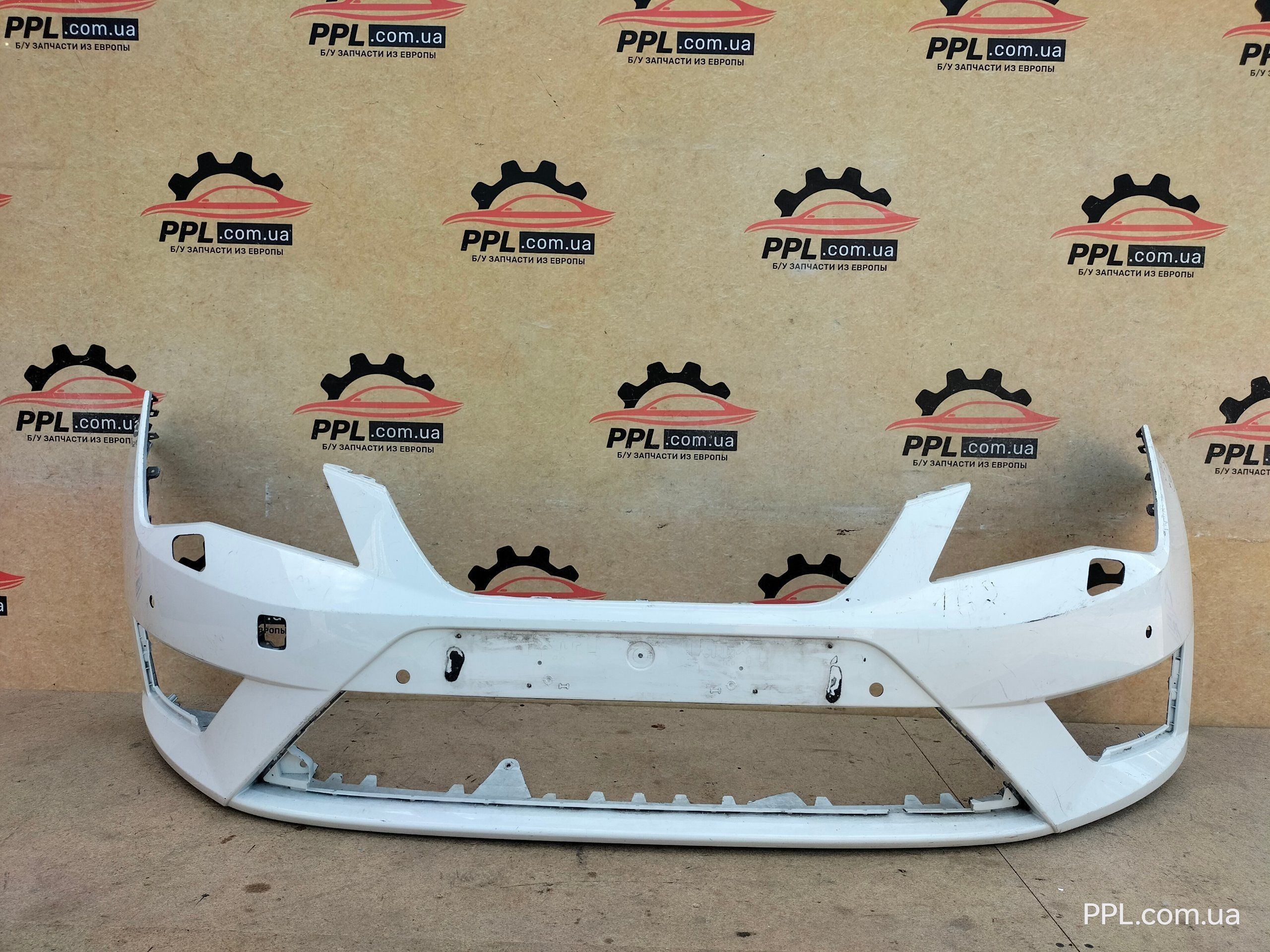Seat Leon III FR 12-17 передний бампер 5F0807221M