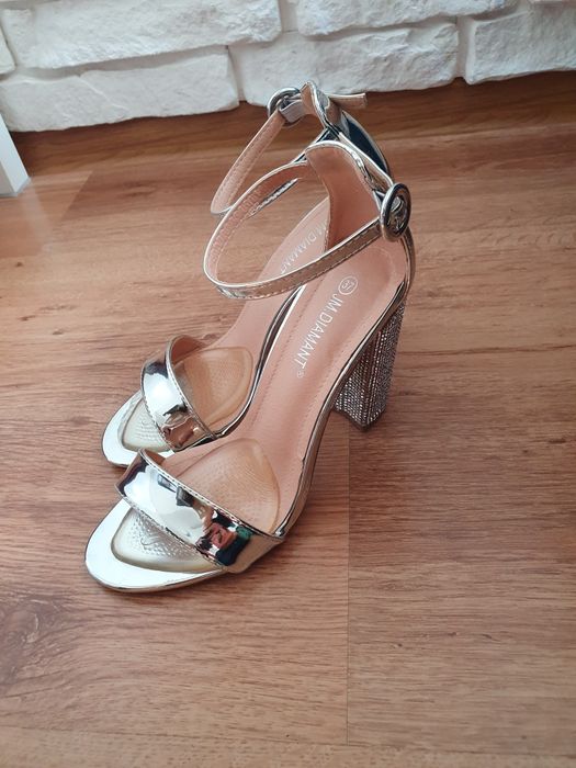 Buty na obcasie słupek srebrne cyrkonie sandały lustrzane 37