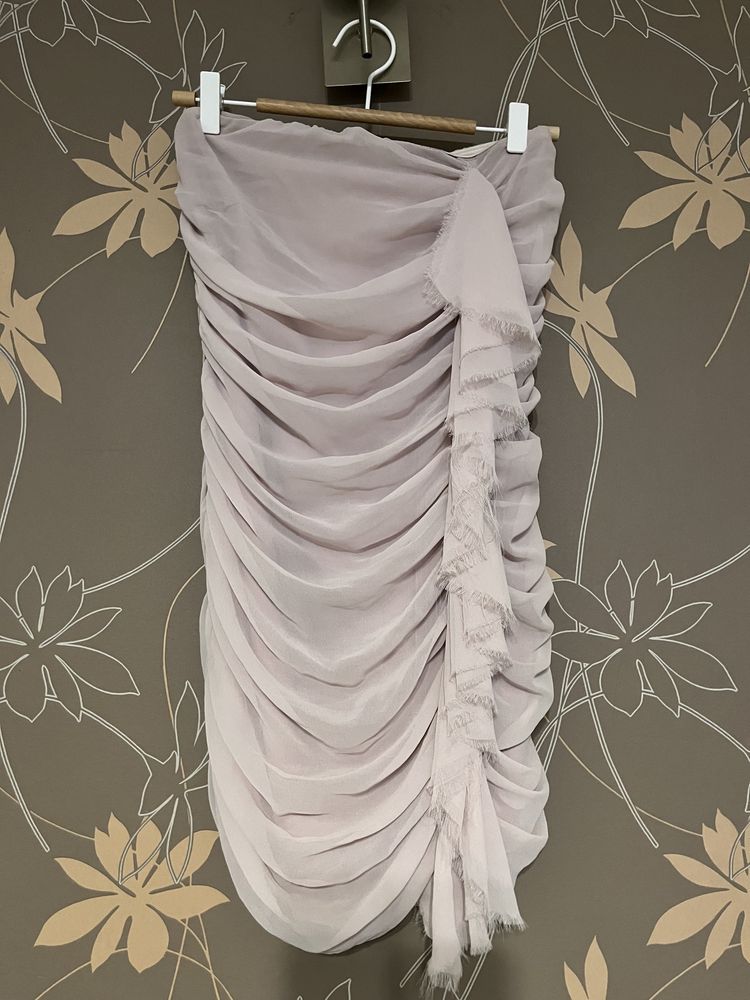 Pudrowo-różowa sukienka typu tuba z „Express”.Rozmiar „S” (36).