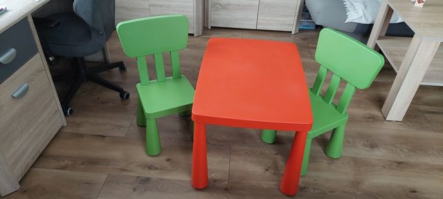 Stolik + dwa krzesła Mammut Ikea
