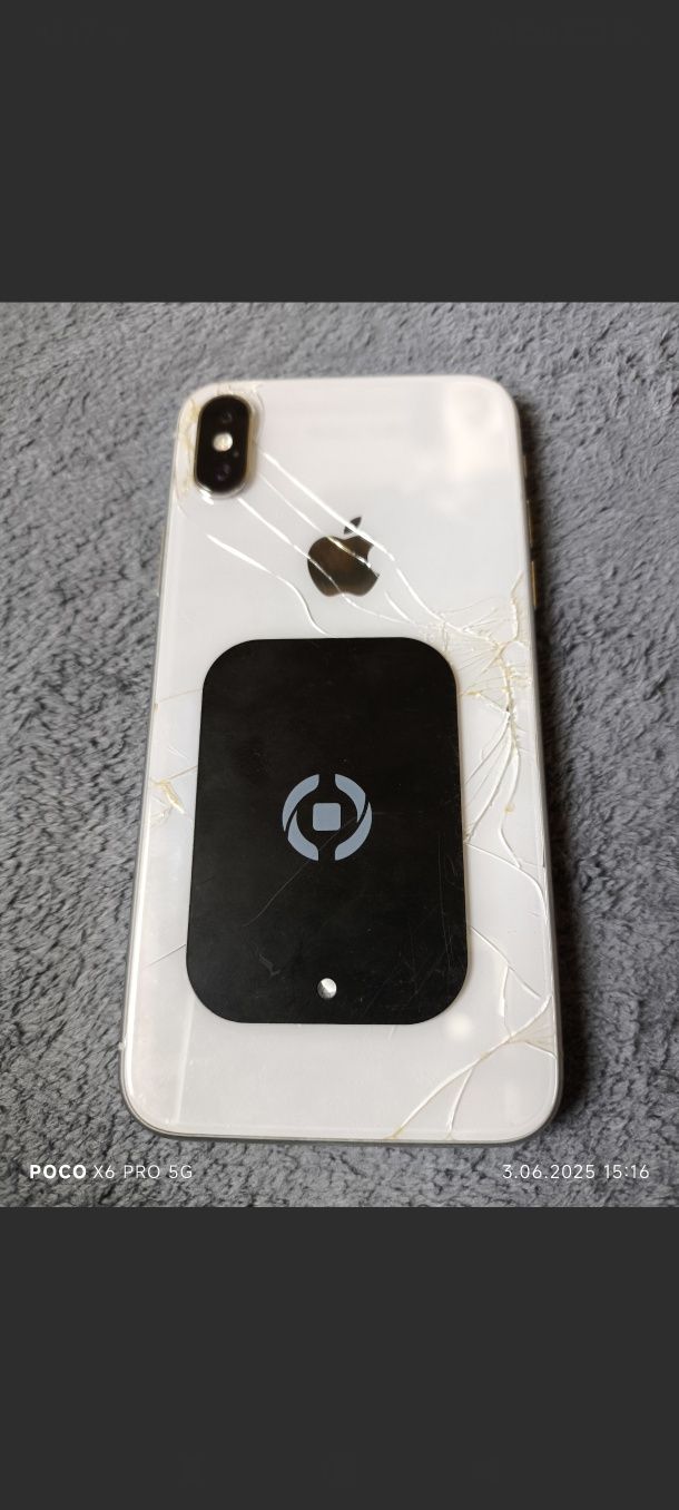 Telefony komórkowe Apple iPhone uszkodzone