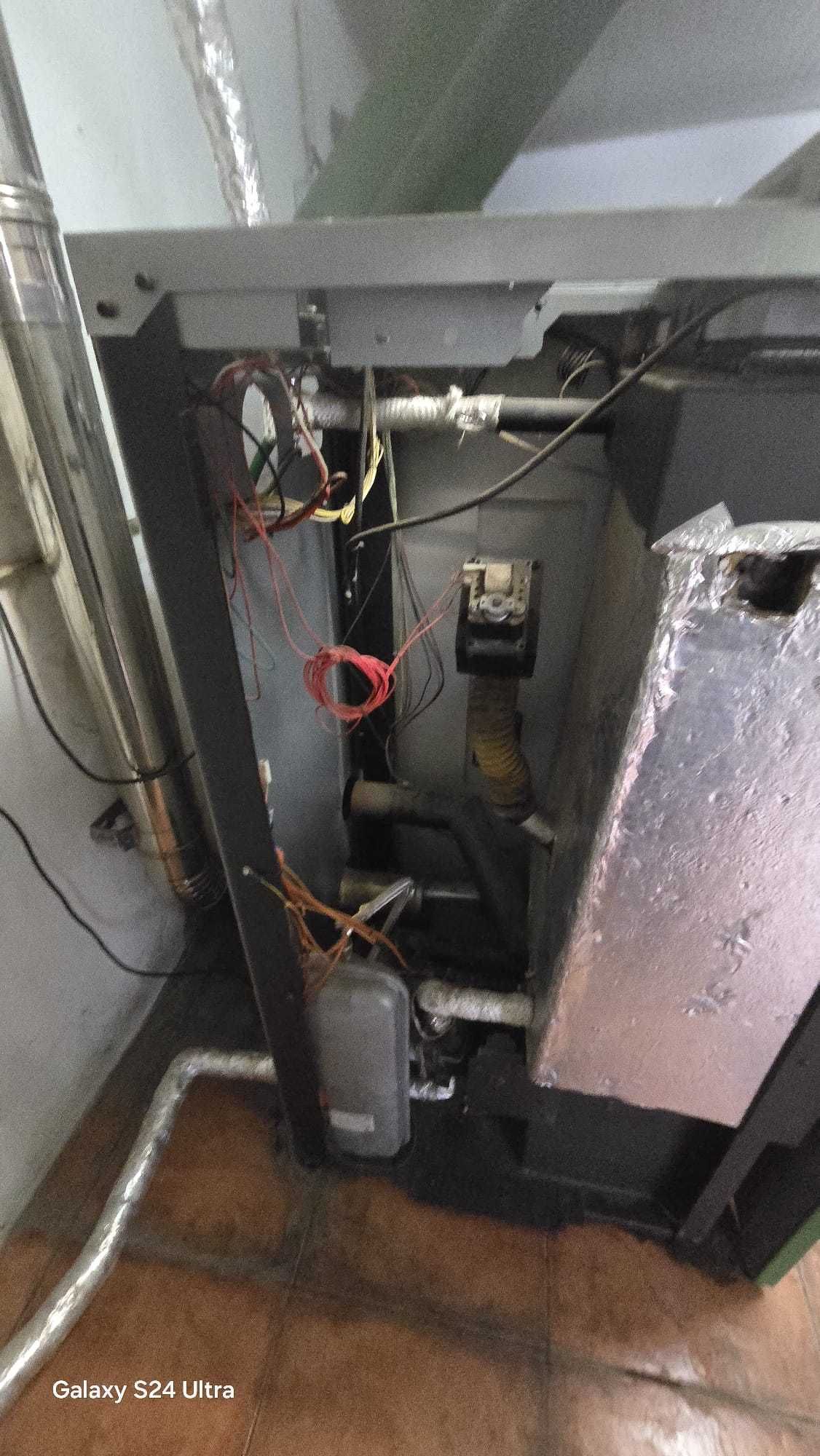 Máquina a pellets Bronpi para aquecimento central.