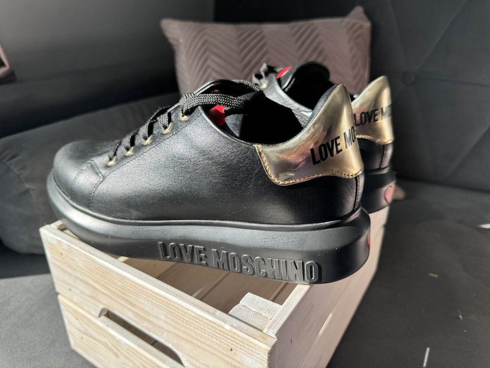 Buty sneakersy czarne ze zlotem 41 Love Moschino oryginaly nowe ideal