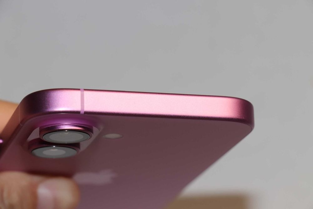 Apple iPhone 16 256GB Pink, заблокирован по ID, идеальное состояние!