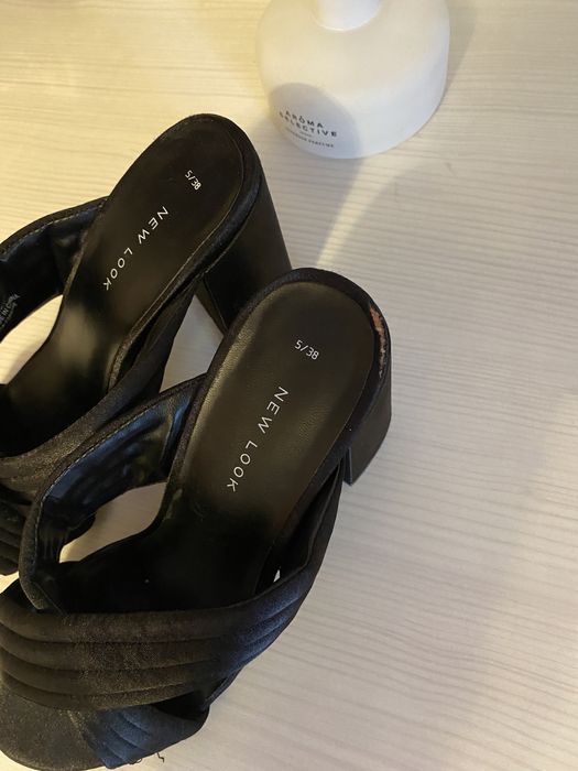 Мюлі з відкритим носиком