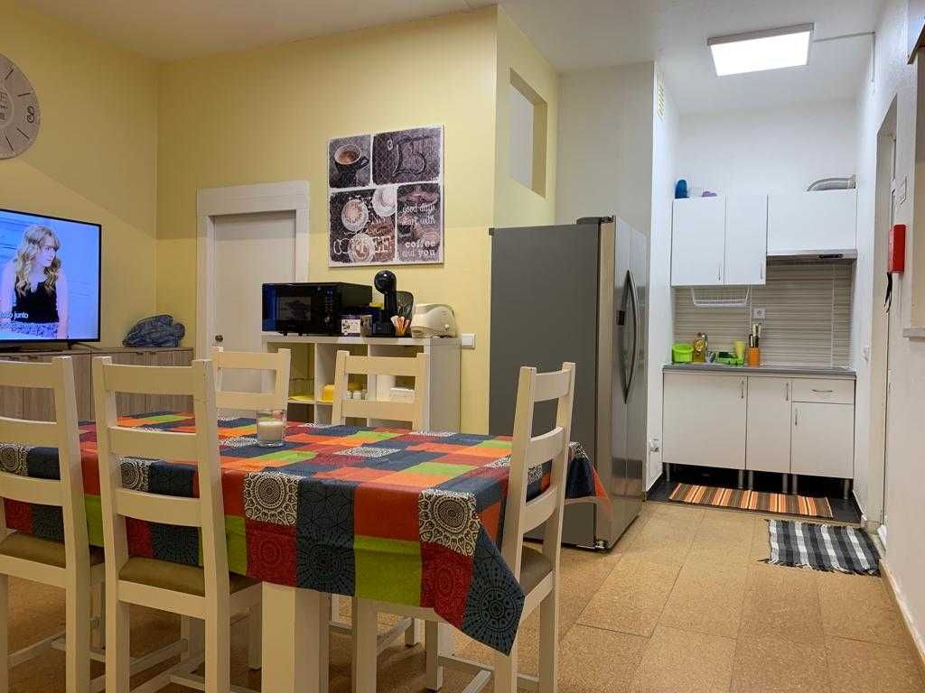 Casa com 4 quartos para empresa