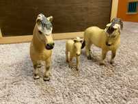 Konie Schleich rasy Fiord