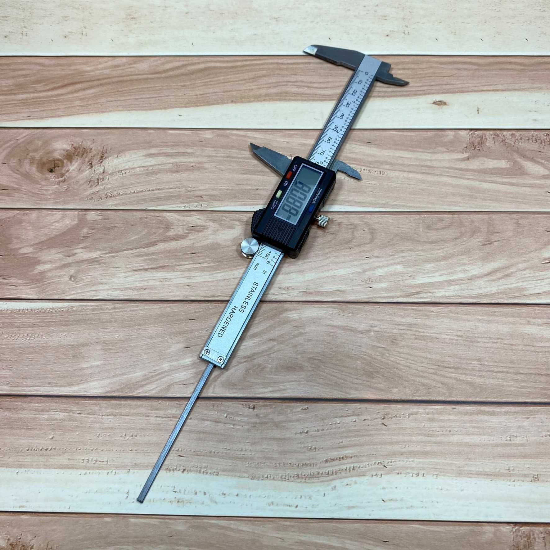 Електронний цифровий штангель з дисплеєм 0-150 мм Digital Caliper