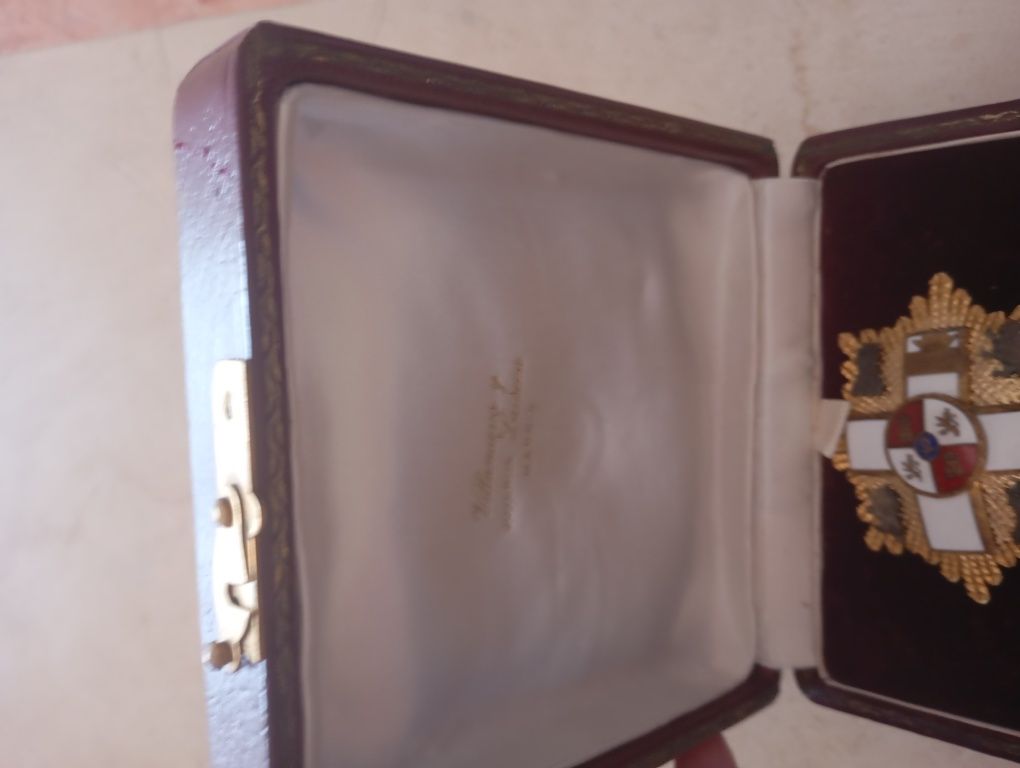 Medalha cruz de mérito militar