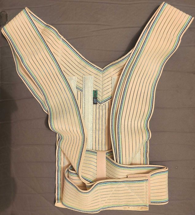 Korektor orteza prostotrzymacz kręgosłup plecy postawa stabilizator