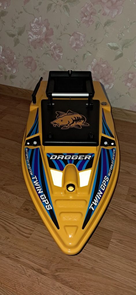 Карповий кораблик DAGGER GPS автопілот