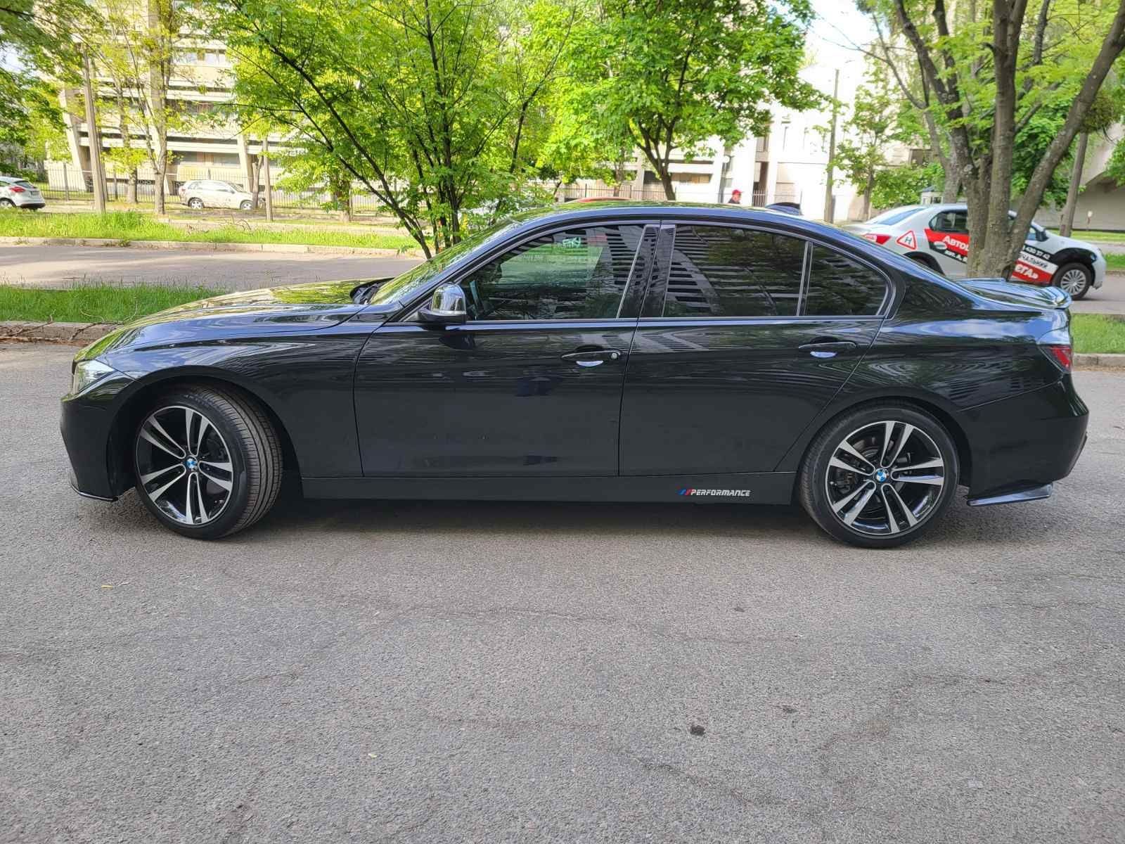 BMW 328 d F30 заряджена 2.0 дизельний 18 рік 52 пробіг