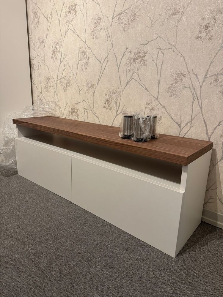 Movel de TV - com duas portas