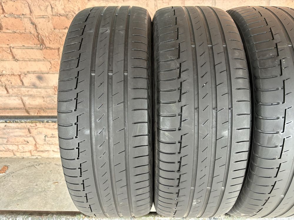 Комплект Літніх Шин 225/55R19 Continental