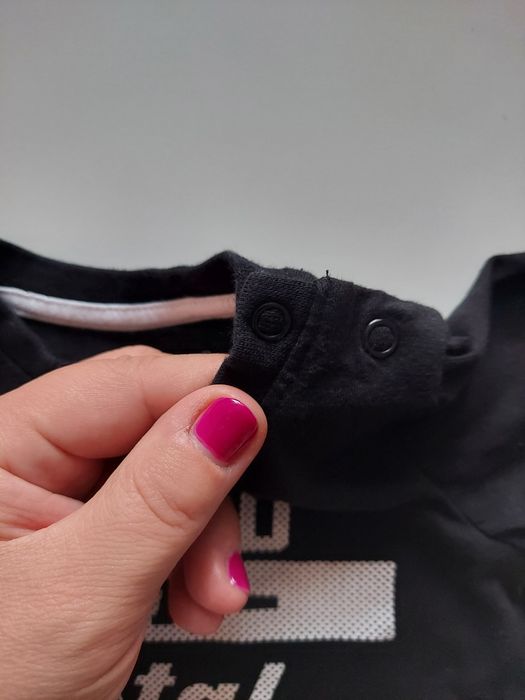 Koszulka czarna z napisem „My dad is a total legend” r. 62-68