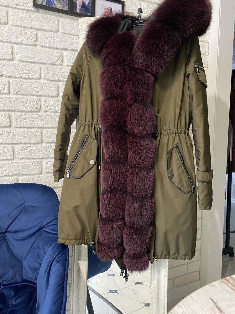 Зимня курточка з хутром s