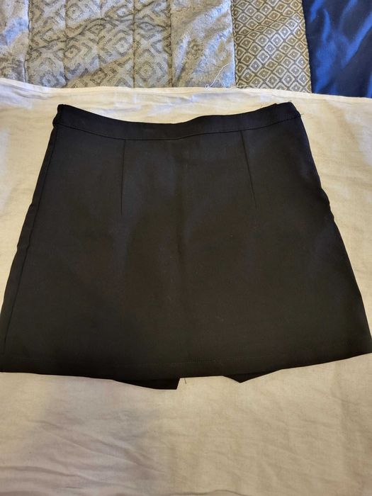 Saias calções pretas novas