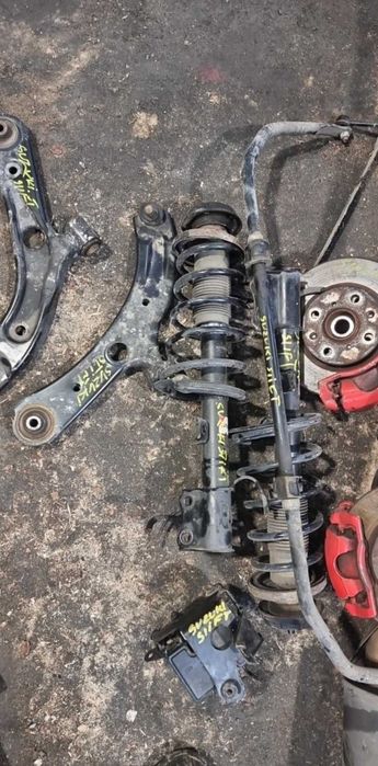 amortyzator sprężyna wahacz zacisk piasta belka Suzuki Swift III