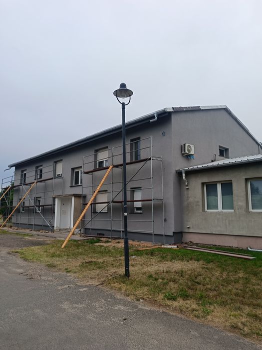 Elewacja natryskowe nakładanie tynków silikatowych