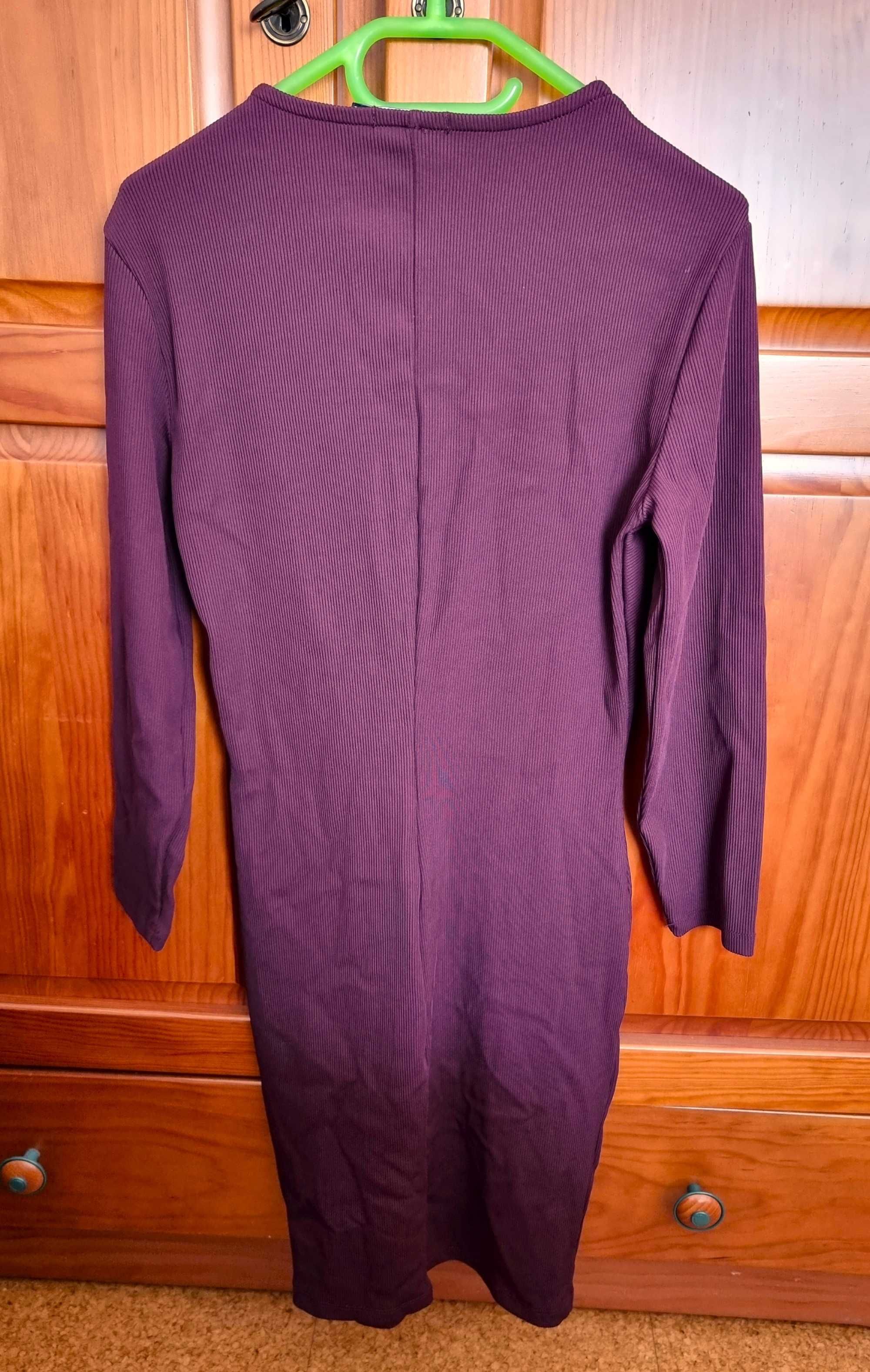 Vestido curto e justo bordeaux Bershka, tamanho S