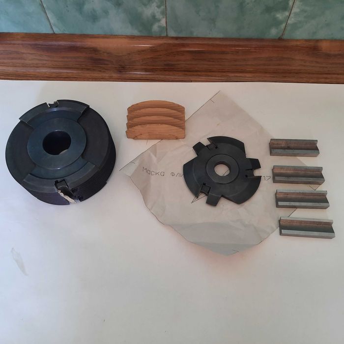 Фрезы для обработки древесины.Новые.