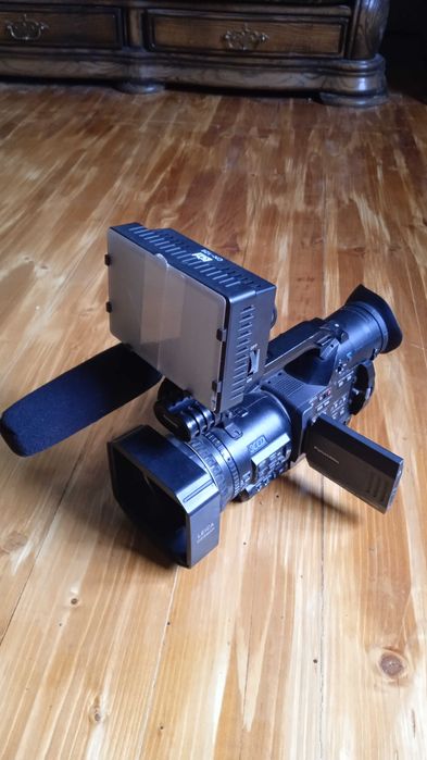Відеокамера професійна Panasonic AG-DVX100BЕ miniDV