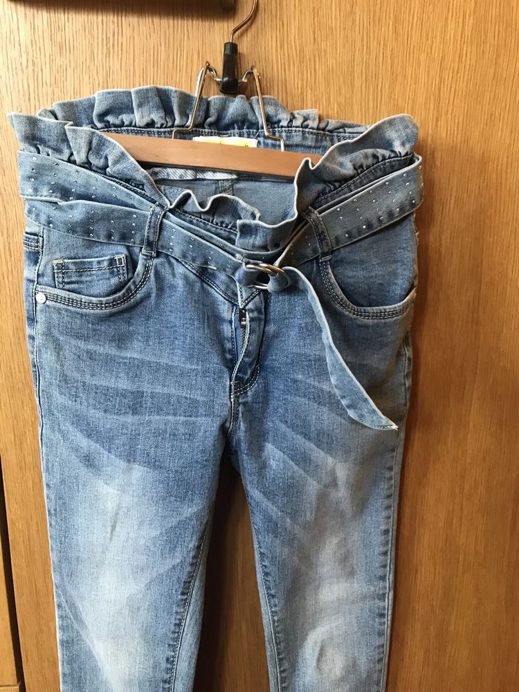 Spodnie jeansy 134/140 cm