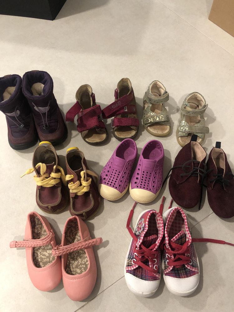 8 par butów dziewczęcych uzywanych w do rym stanie