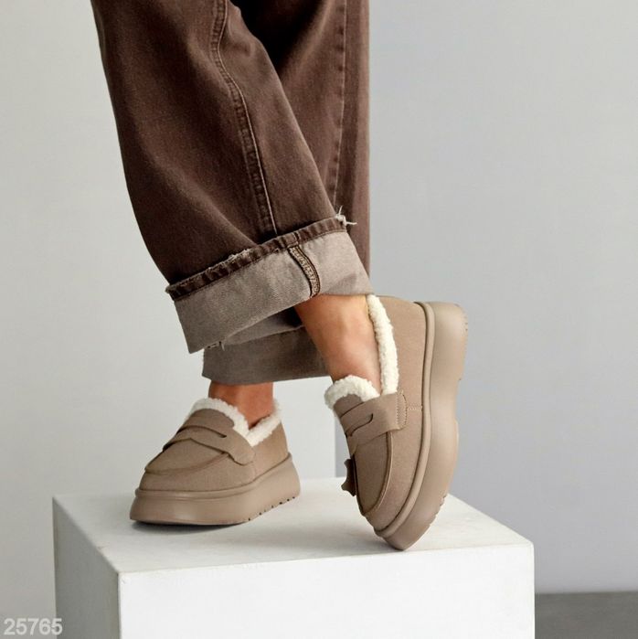 Жіночі шкіряні зимові черевики автоледі в кольорах