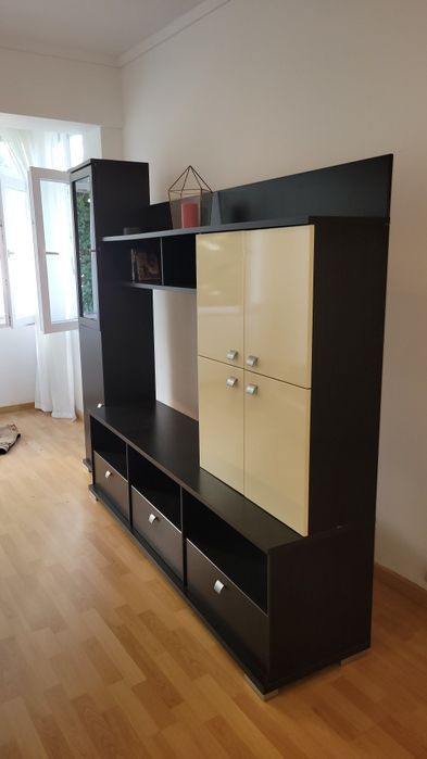 Móvel de Sala com Cristaleira - Estante