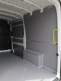 Zabudowa boków i drzwi w aucie dostawczym VW Crafter L3H3