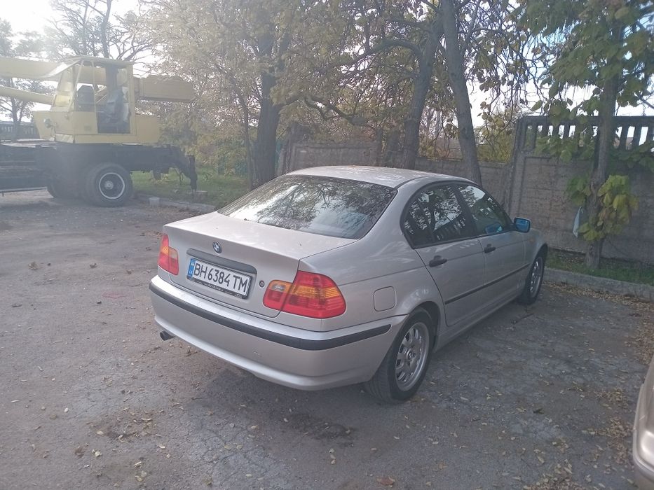 Продам авто BMW 318i