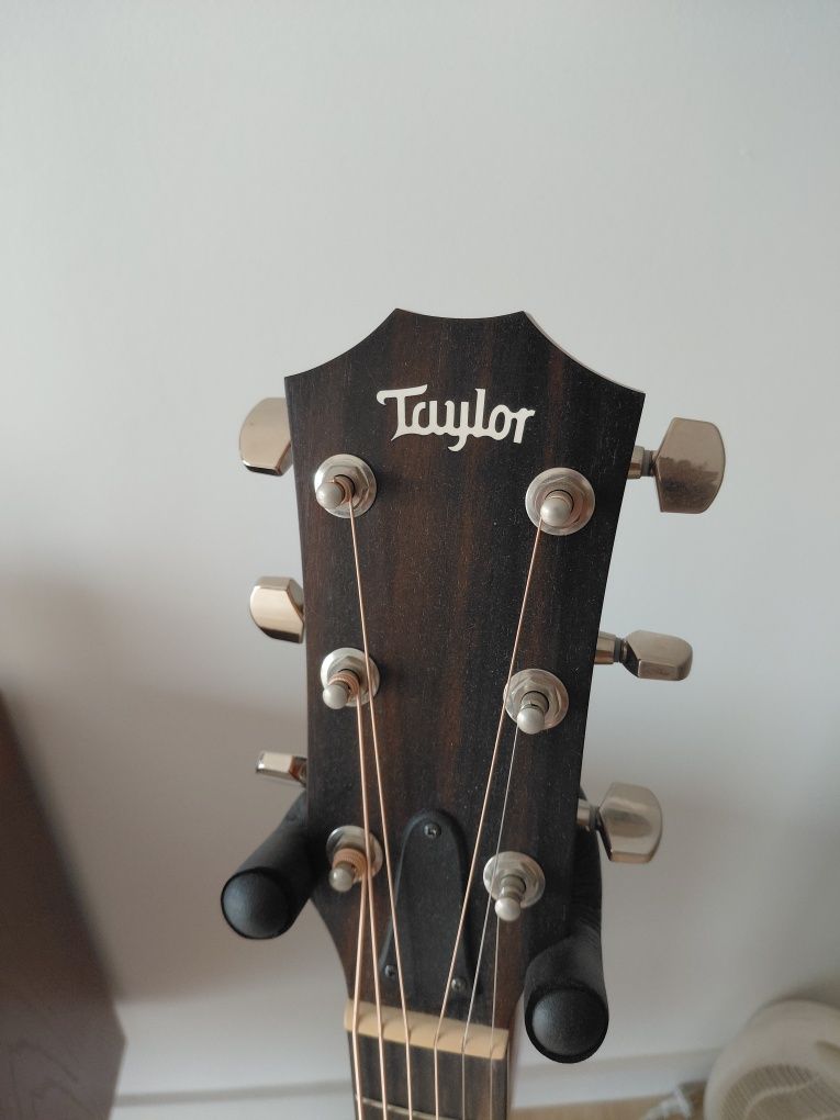 Taylor 214 ce plus