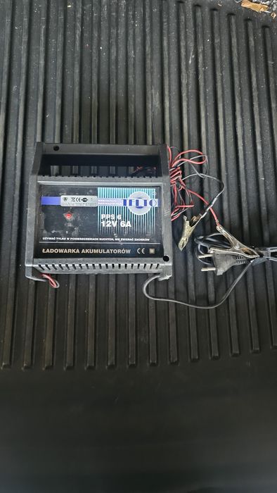 Polska ładowarka prostownik do akumulatorów 6 amper