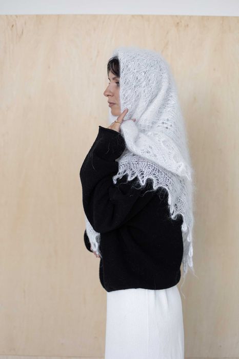 Chusta biała – Handmade z naturalnej wełny koziej