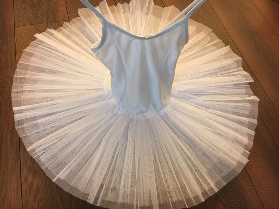 Балетные пачки, шопенки, танцевальные костюмы, пуанты, аксессуары