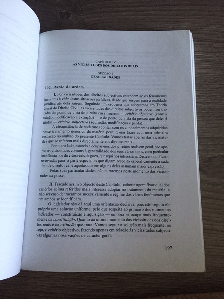 Lições de Direitos Reais - Prof. Dr. Luis Carvalho Fernandes