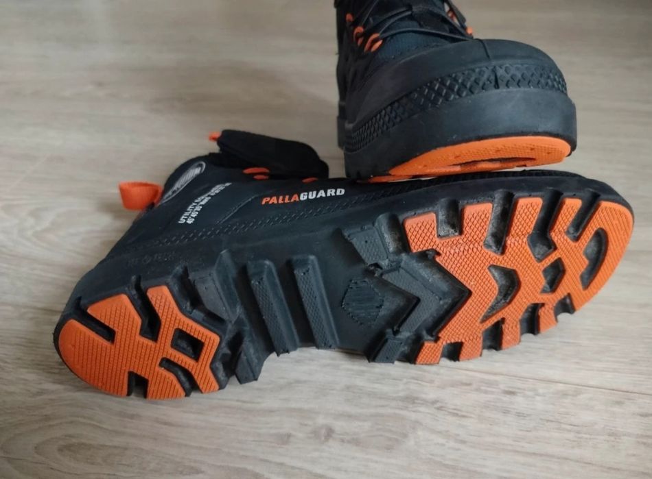 Palladium trapery lekko ocieplane  39/40